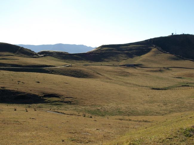 ずいぶん昔に、阿蘇山に来たことがあるのですが、<br />前回は、すごく天気が悪くて最悪でした。<br /><br />今回は天気がいいから絶対に最高になるはず！！