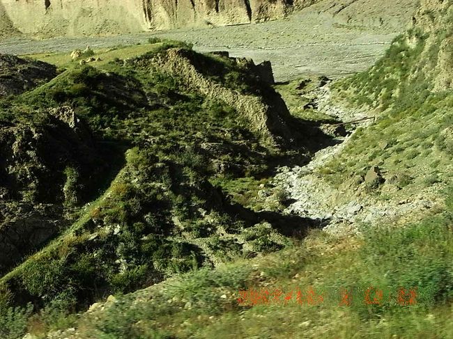 序々に高度が上がりますが私の高山病は足で立たなければ平気だったので快適なドライブでした。