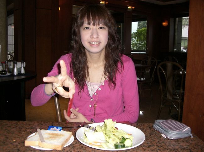 ２日目の朝食・・☆<br /><br />とても質素！