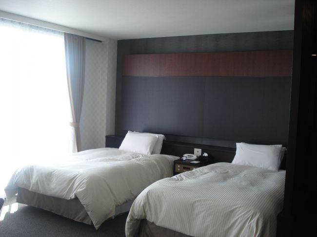 今回は2泊の旅程ですが、<br />１泊ずつ、お部屋をはしごしました。<br /><br />初日は最上級のスイートルームに宿泊。