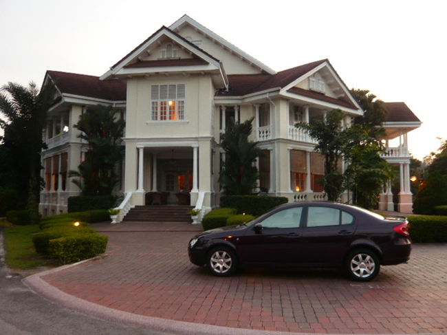 Hotel hopping in Malaysia (?Carcosa Seri Negara)