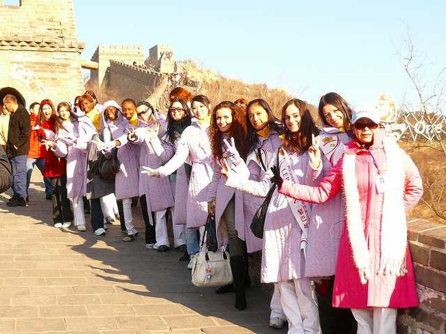 誰なんだろう？ミスなんとか、が来ていました。時期的にミスワールド？ではないよなあ。。。