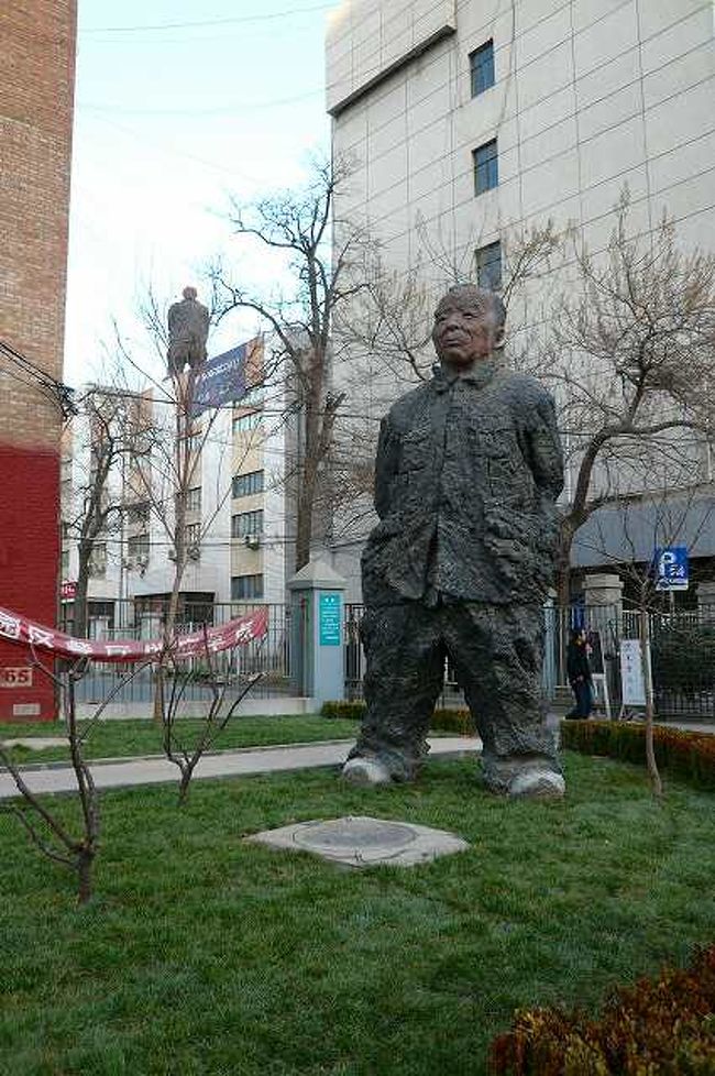 ギャラリーは無料で、個展などいろんな作品があるのですが、街自体が美術館のようです。