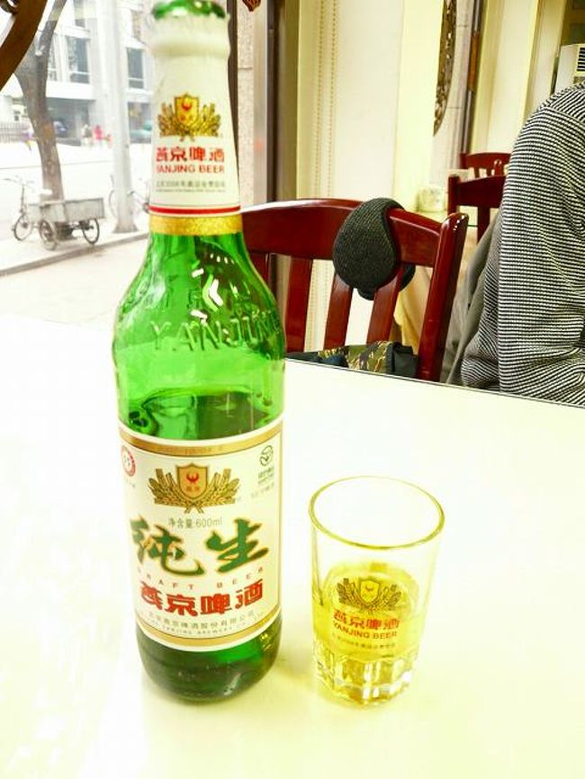 現地のビールです。日本のビールより少し薄いかな。と思いますが、飲みやすいです。