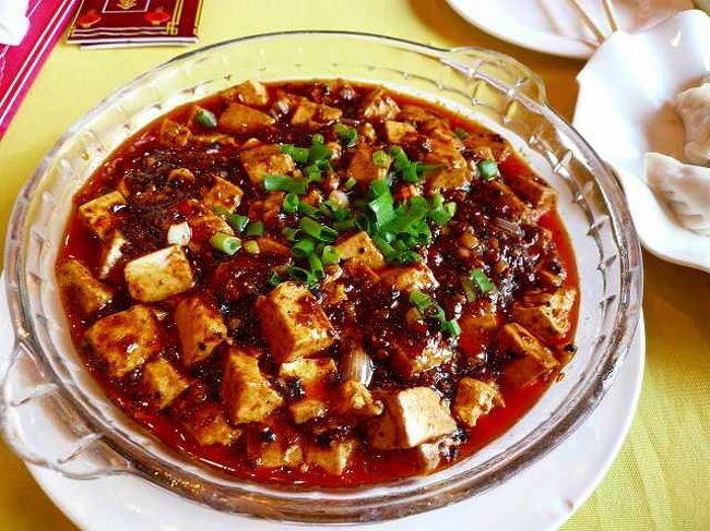 北京ダックの油で炒めたというマーボー豆腐。ちょっと辛くて油くどいけど、味はおいしい〜♪米がほしいなあ。