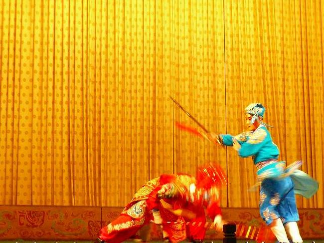 でも、舞台が広いので立ち振る舞いも大きくできるのかな？