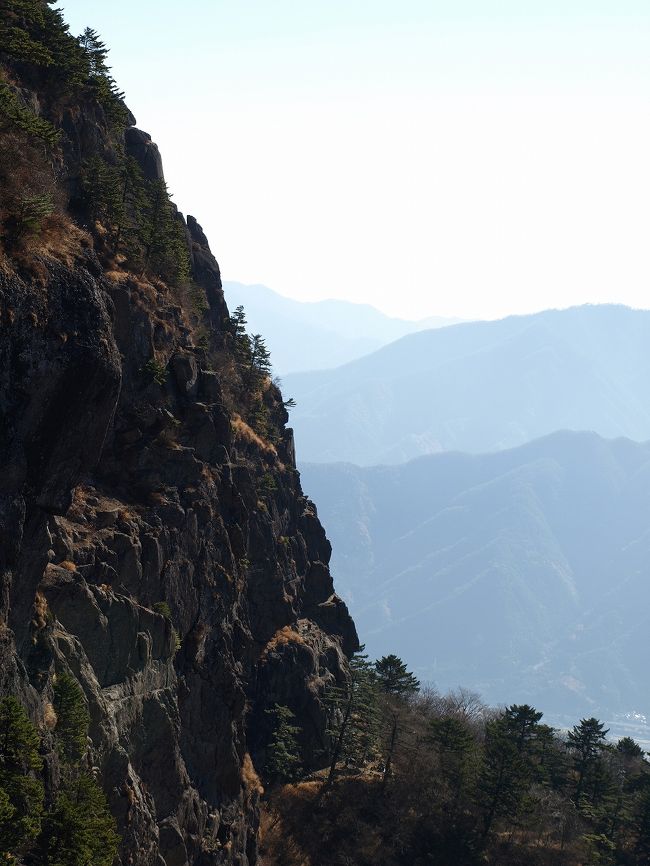 屏風岩です。<br /><br />ん？人がいる？？