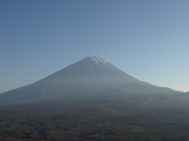 ここすごいですね〜青木ヶ原樹海と富士山が一望です。<br />さえぎるものが何もない。。。