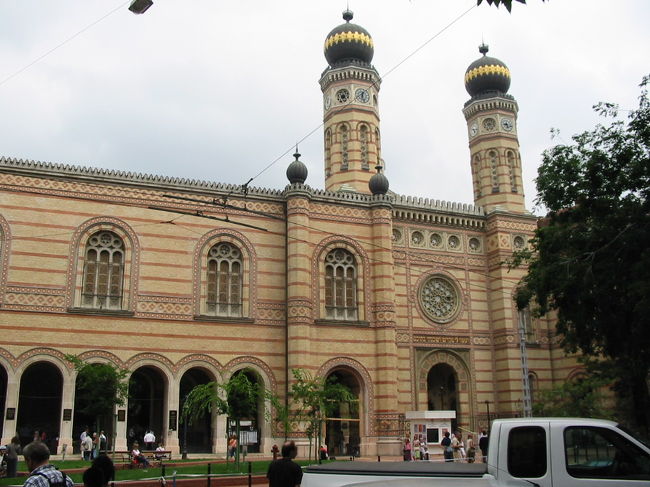 シナゴーク<br />センテンドレを早めに切り上げ、ブダペストのシナゴークに寄りました。