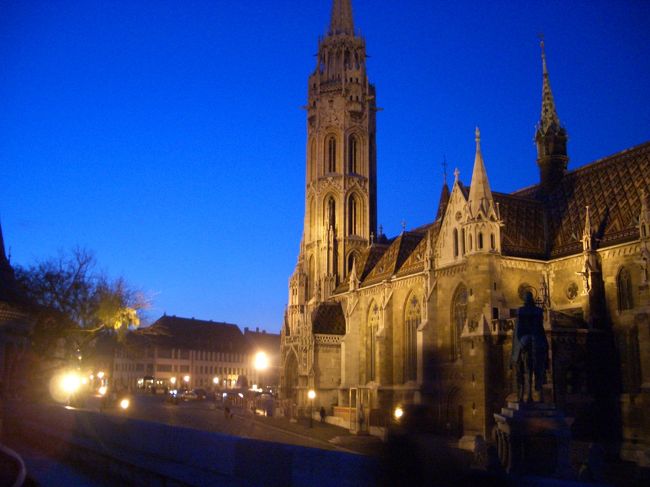 夕闇のマーチャーシュ教会