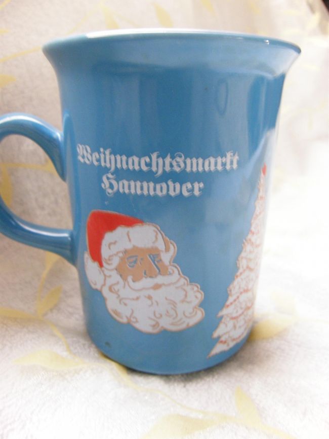 ハノーファーのカップ・その3<br />きれいな水色のカップ。