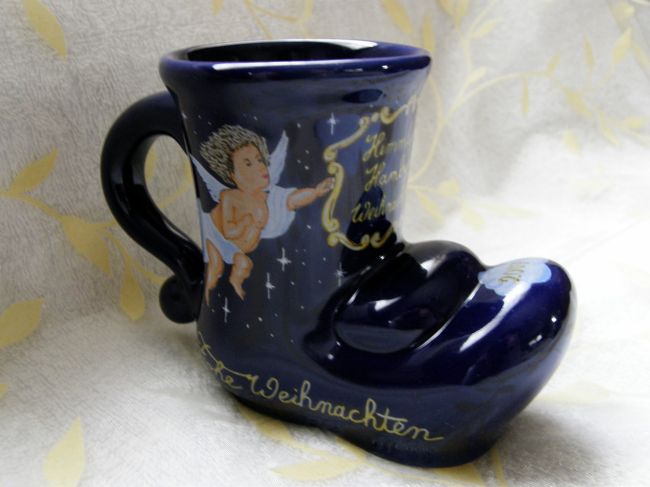 ハンブルクのカップ・その4<br />ブーツ型、天使のモチーフのカップ。