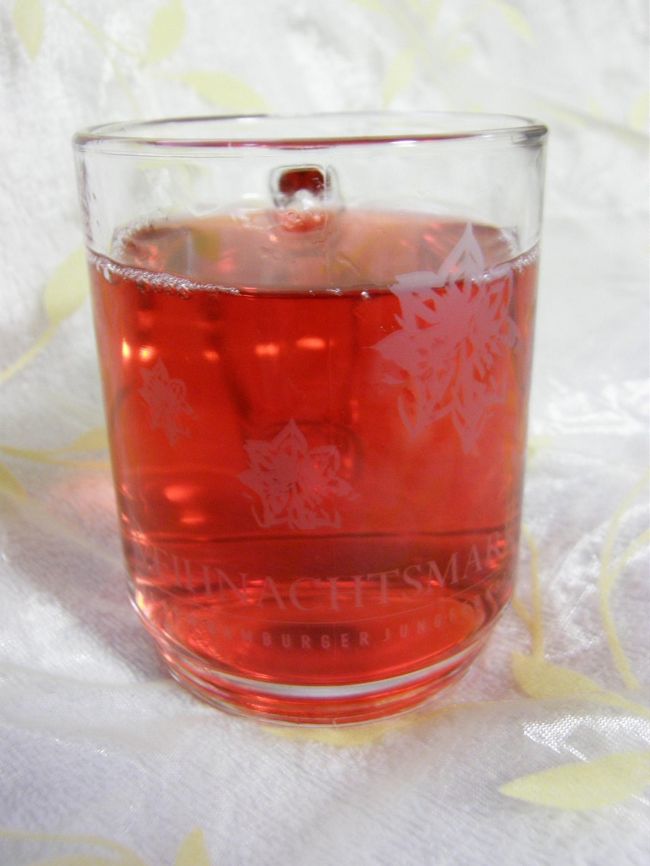 ハンブルクのカップ・その5<br />Jungfernstiegのマーケットのもの。