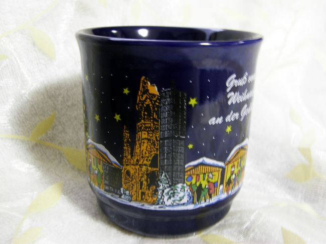 ベルリンのカップ・その5<br />カイザーヴィルヘルム記念教会前のマーケットのもの。