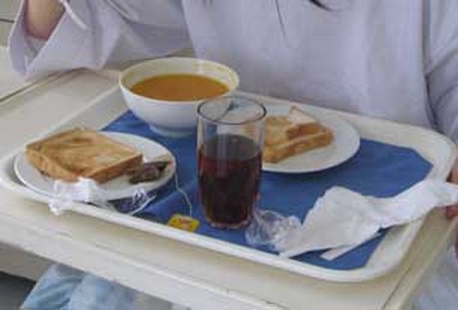 絶食あけのごはん。<br />紅茶にトースト、にんじんスープ。<br />至ってシンプル。<br /><br />ちなみに朝食ではありません。<br />