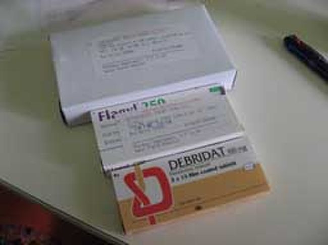 あと、私のお腹に入った物は、この薬くらいです。<br /><br />ここの病院のお薬は、ベトナム製ではなく、フランスのお薬でした。<br />日本のよりも粒が大きい物が多くて、飲み込みづらかったな。