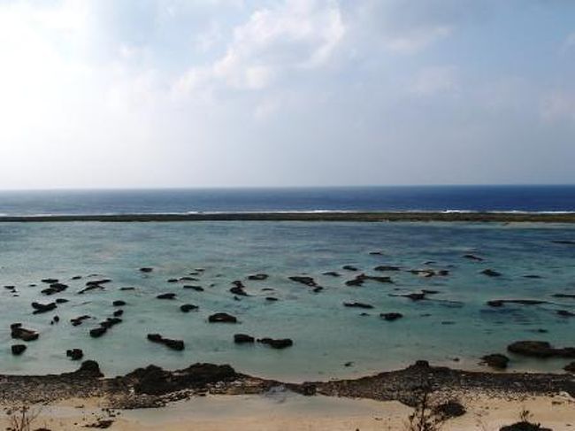 ボンバルディアも無事に到着。<br />空港からはホテルの方が迎えに来てくれました。<br /><br />今回お世話になったのは、dana7さん、すずかさんおススメの「サイプレスリゾート久米島」です。<br /><br />ホテルの前のビーチもイイ感じ♪♪♪