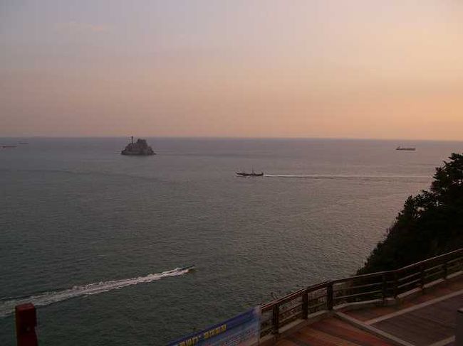 せっかくなので来てみたけど<br /><br /><br />灯台の元から見える景色も展望台からのものとあまり変わりません。<br />どちらかしか行けないくらい時間がないなら、展望台だけでも十分かもしれませんね。<br /><br /><br />■Photolibrary<br />http://www.photolibrary.jp/img60/69_179058.html