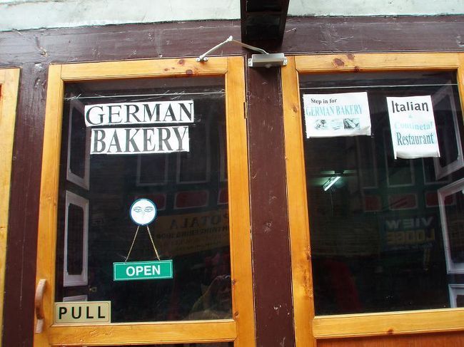 German Bakery = ドイツのパン屋さん。ここでお茶しました。物価は高めです。ルクラから人間が運ぶから当たり前か。