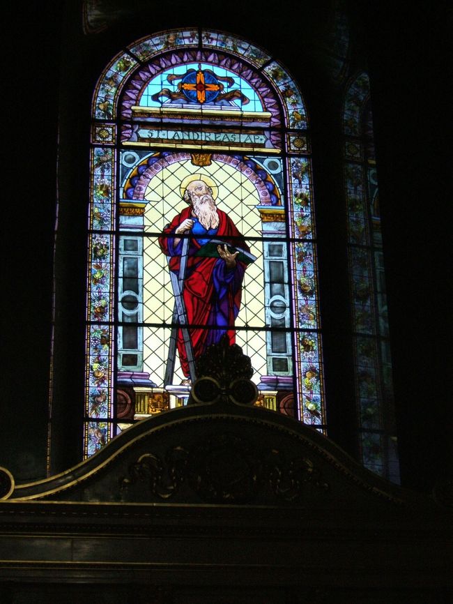 大聖堂内、自由行動だったので、色んなとこを写真を激写！ステンドグラスも美しかったです。