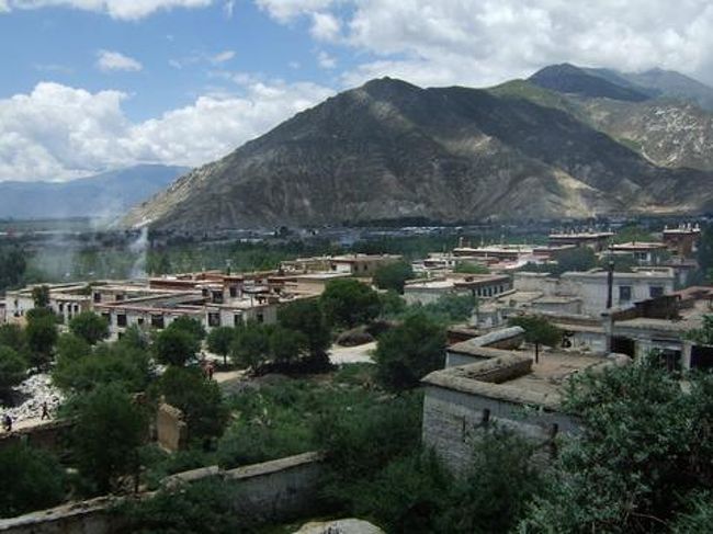 タンカ台から見たお寺の敷地