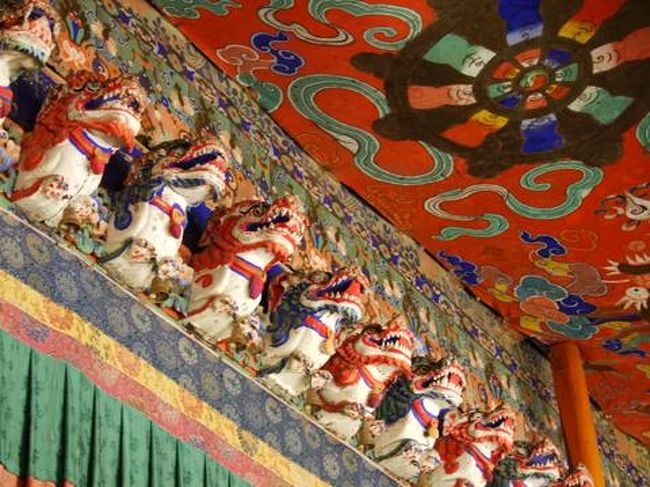 何気な建物の装飾も芸術のような美しさです。