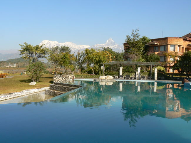 ５つ星ホテル、プール、温泉、ゴルフ場、ヘリポートも有る