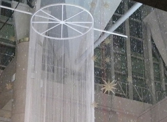 クライマックスには雪が降っていました。<br />見えますか？