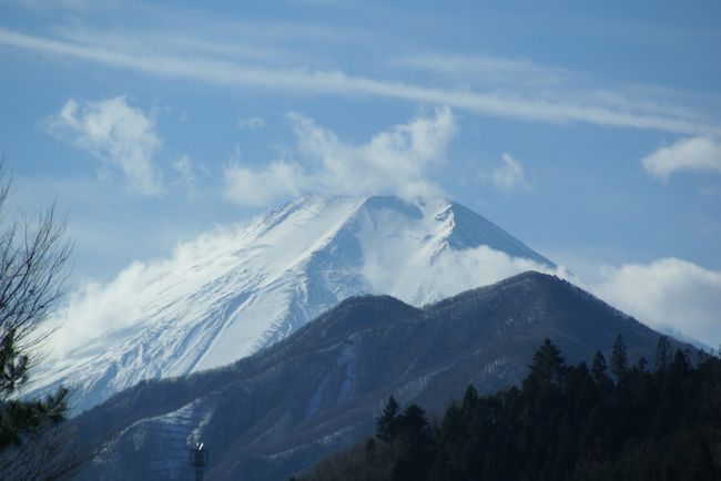 ココ数年、ずっとアンコールワットの日の出を使っていたので、そろそろ違うのを・・っと思い立って出発！<br /><br />高速走っているときが一番きれいだったorz