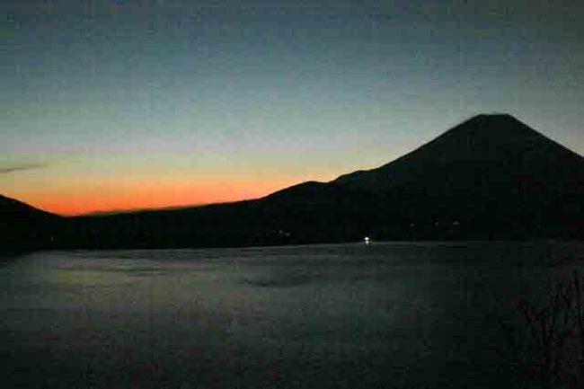 午前６時２９分です。(20D)<br /><br />空が↑よりかなり明るいのは、開放時間が違うので。