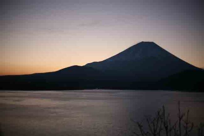 午前６時３３分です。(5D) 