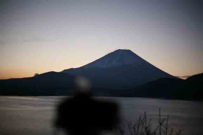 (5D) <br /><br />↑と同じ位置から富士山にピントを合わせてパチリ…。カメラのCMに良いかな。(笑)