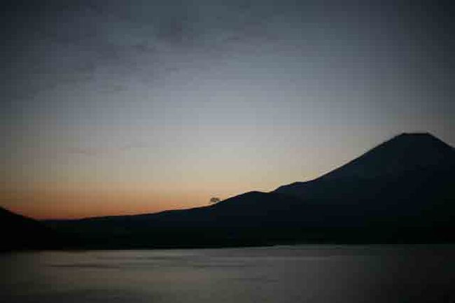 午前６時３３分です。(5D) 