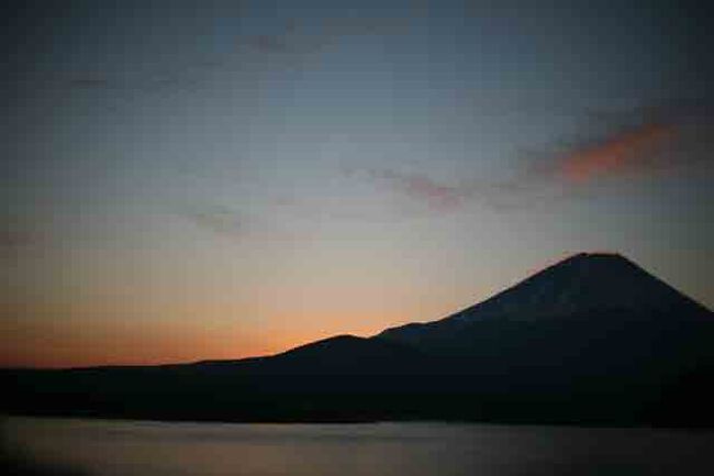 午前６時４９分です。(5D) <br />こちらは、５０ミリ(３５ミリ換算でも５０ミリ)で撮りました。