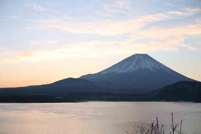 午前６時５７分です。(5D) 