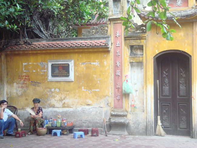 教会近く。こういう町並みです。いいでしょ。