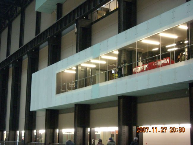 てりゃ。<br /><br />展示物を意外と楽しんでいた自分に驚く。