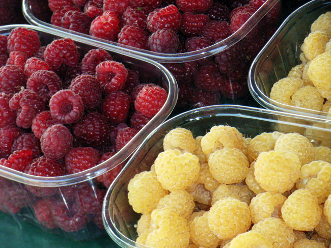 マーケット広場のラズベリー　赤と黄色