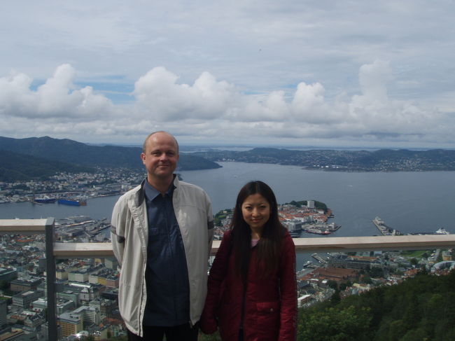 この後歩いて下る。<br />ノルウェーの人は話しながら歩くのが好きなんだって言ってた。<br />それが国民性らしい