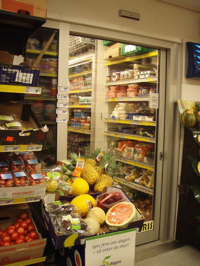 スーパーの中に部屋があって、<br />その部屋全体が冷蔵庫になってる…<br />寒くて買い物所じゃないし、選んでられない…