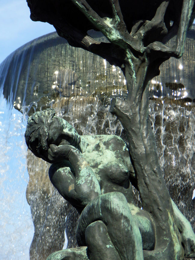 フログネル公園　ヴィーゲランの彫刻　The Fountain