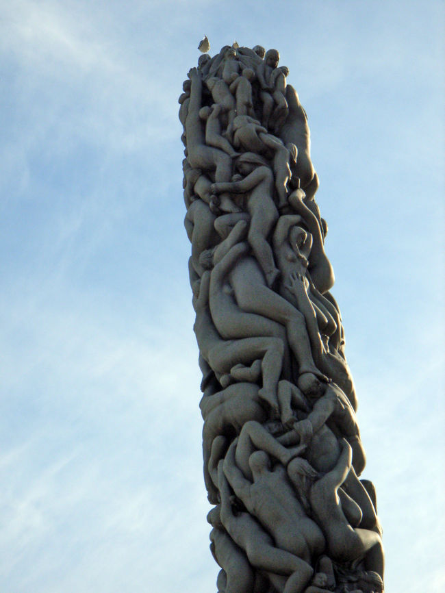 フログネル公園　ヴィーゲランの彫刻　The Monolith　１２１人いる！