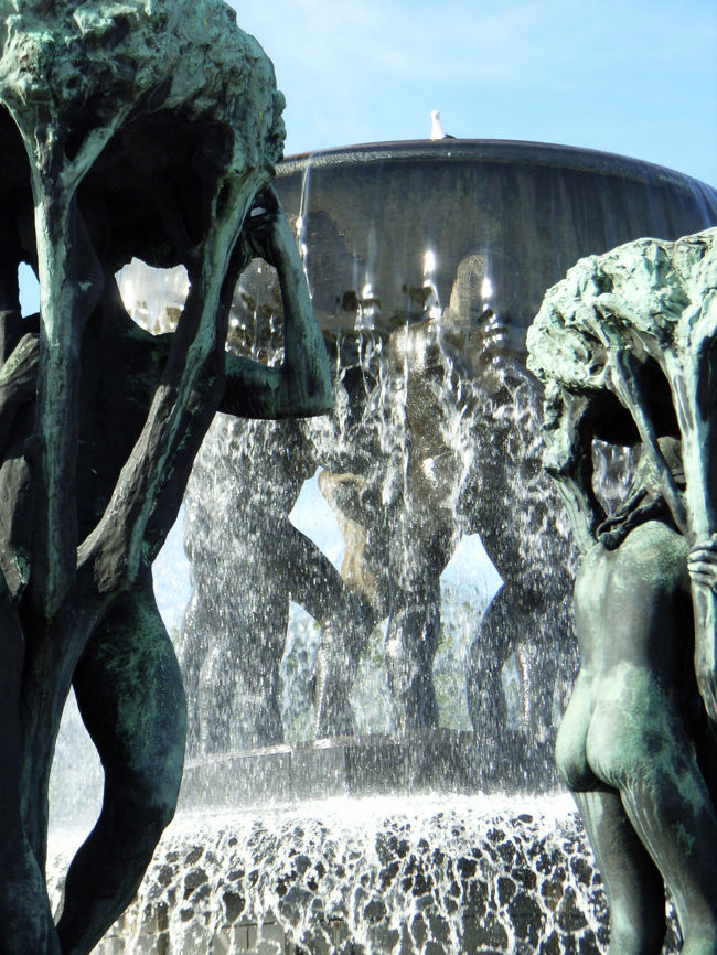 フログネル公園　ヴィーゲランの彫刻　The Fountain