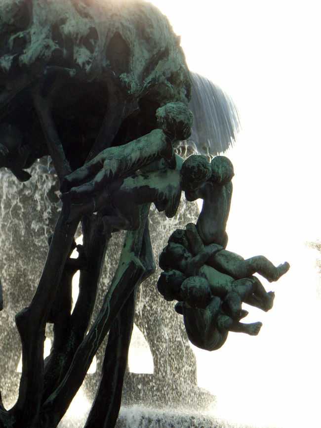 フログネル公園　ヴィーゲランの彫刻　The Fountain