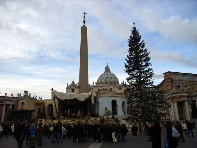 まだクリスマス仕様のサン・ピエトロ寺院