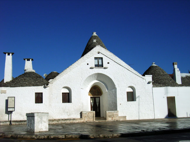 ２階建てのトゥルッロ・ソヴラーノ