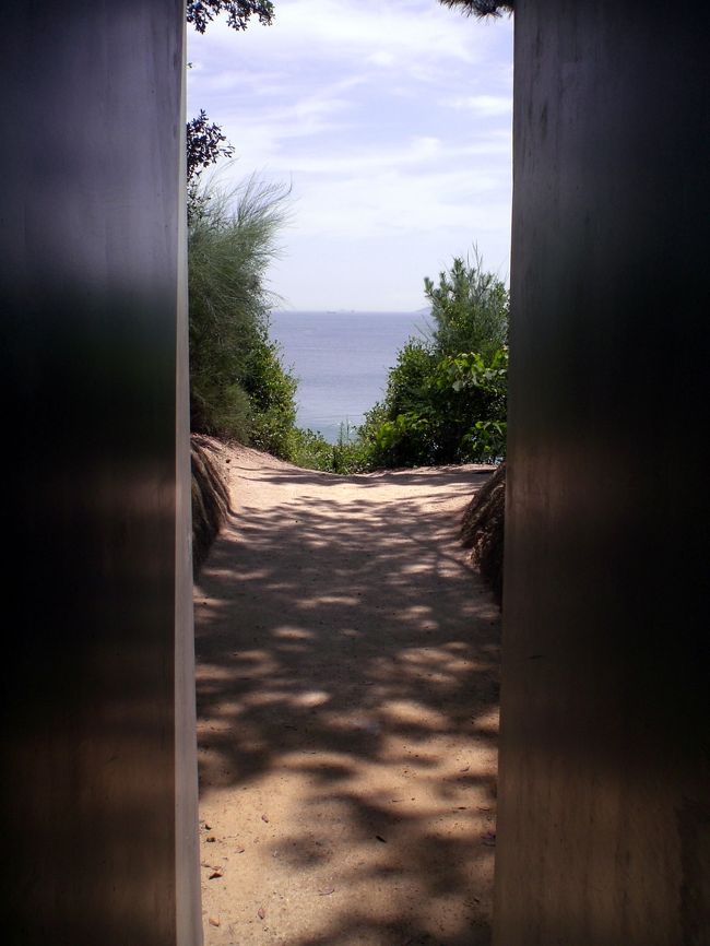 「家プロジェクト」護王神社の杉本博司「Appropriate Proportion （アプロプリエイト プロポーション）」という作品の一部