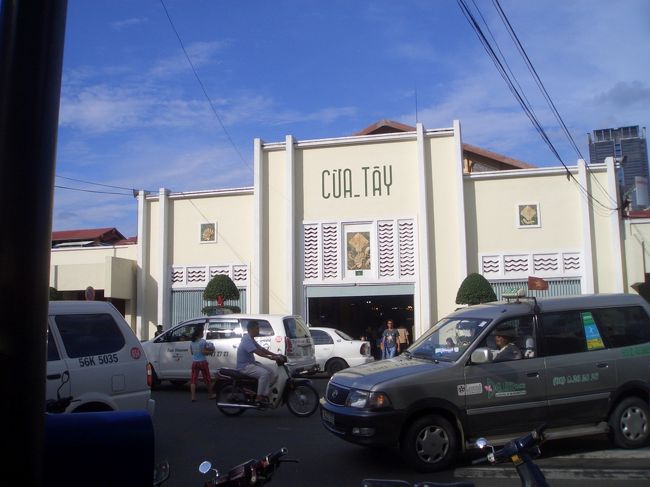 ベンタン市場です。とっても広かったですが<br />結局何も買いませんでした。