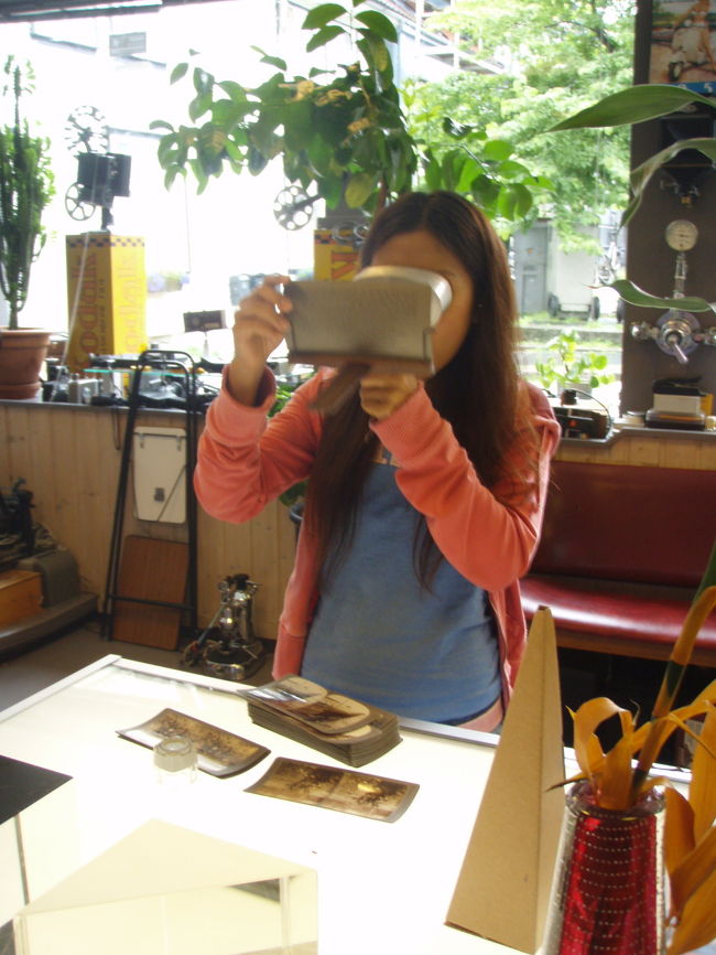 昔の立体写真を見せてもらう。