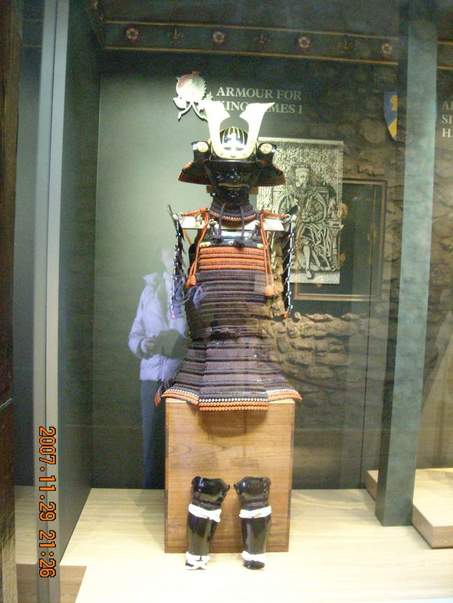 White Tower。<br /><br />居心地悪そう。<br /><br />White Tower内でデジカメの電池切れ。